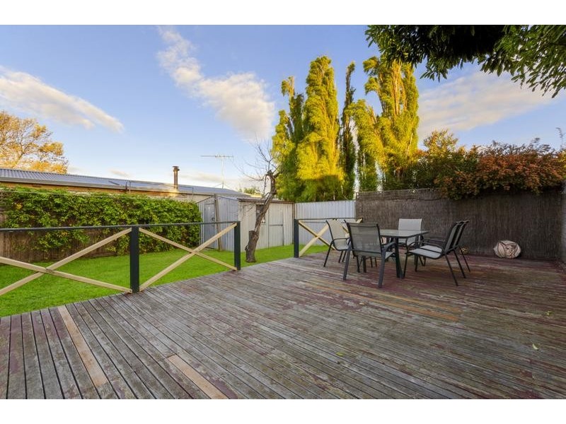 22 Regent St, Whittington VIC 3219