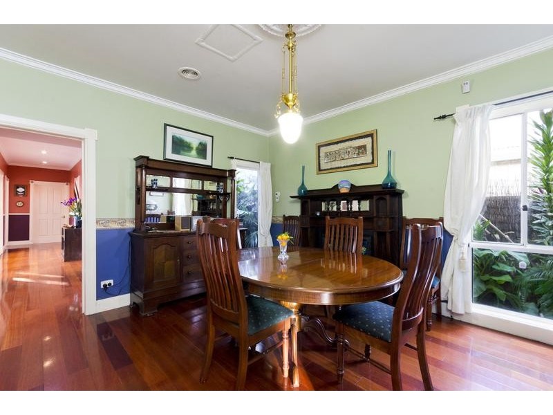 2 McNabb Avenue, Geelong West VIC 3218