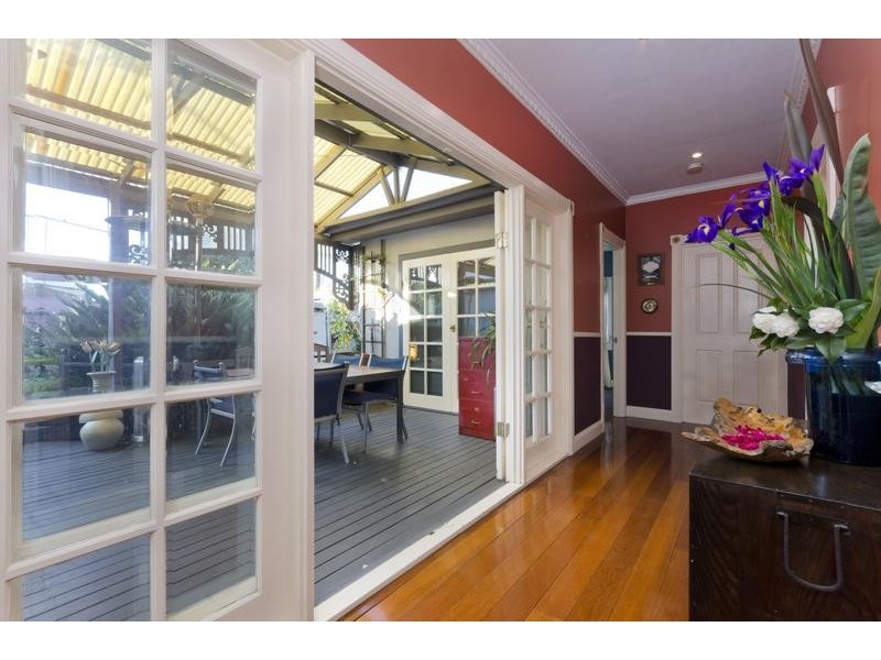 2 McNabb Avenue, Geelong West VIC 3218