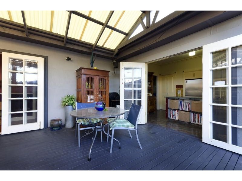 2 McNabb Avenue, Geelong West VIC 3218