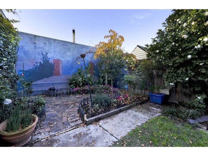 2 McNabb Avenue, Geelong West VIC 3218