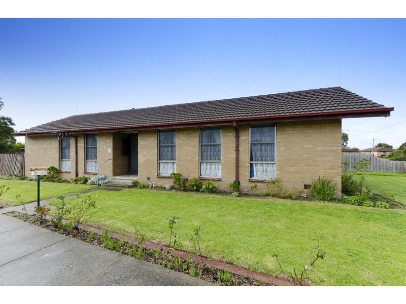 21 Titan Street, Whittington VIC 3219