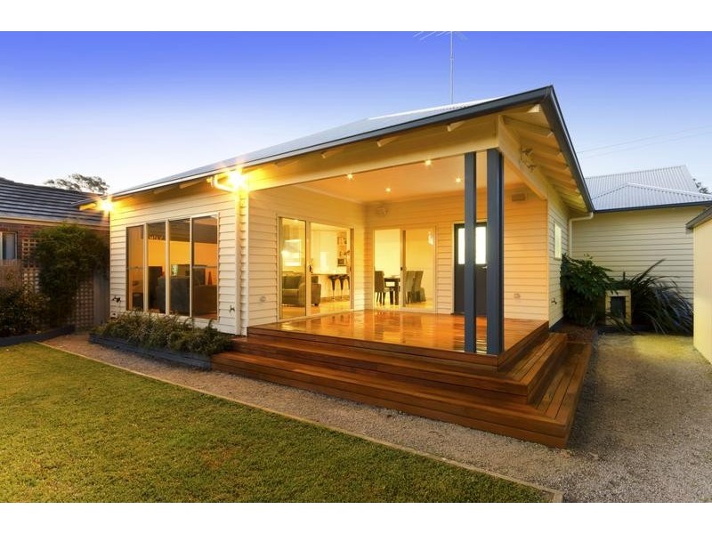 100 Ormond Rd, East Geelong VIC 3219