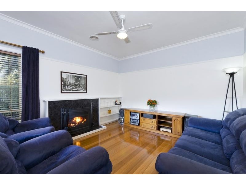 100 Ormond Rd, East Geelong VIC 3219