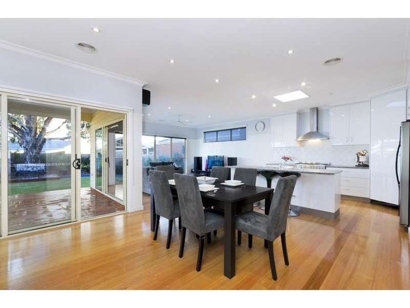 100 Ormond Rd, East Geelong VIC 3219