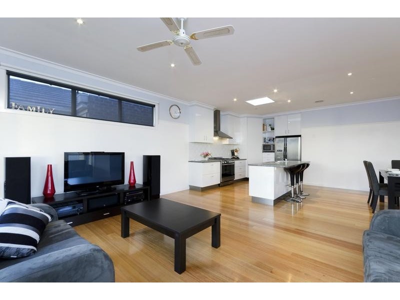 100 Ormond Rd, East Geelong VIC 3219