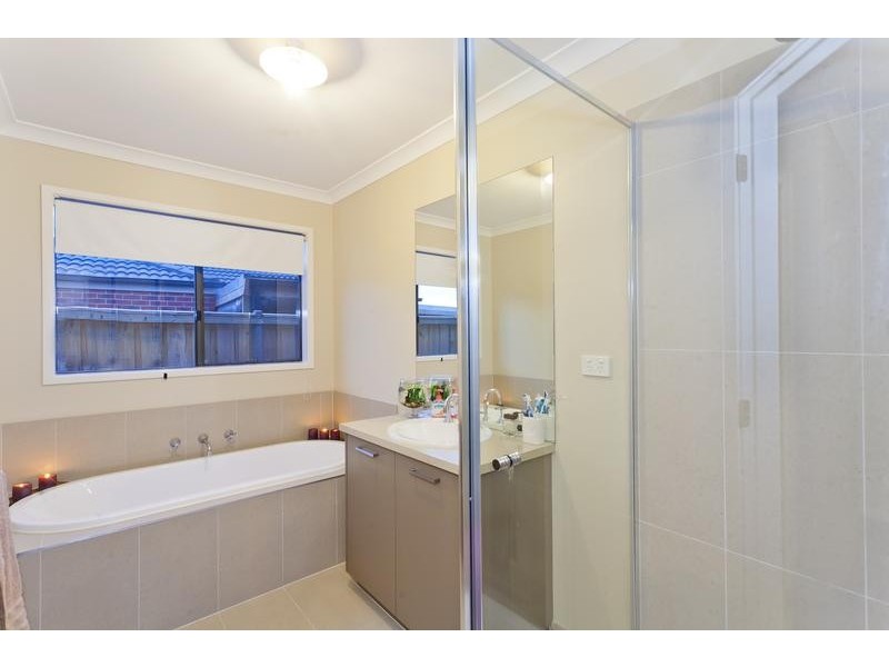 22 Shoaling Drive, Leopold VIC 3224