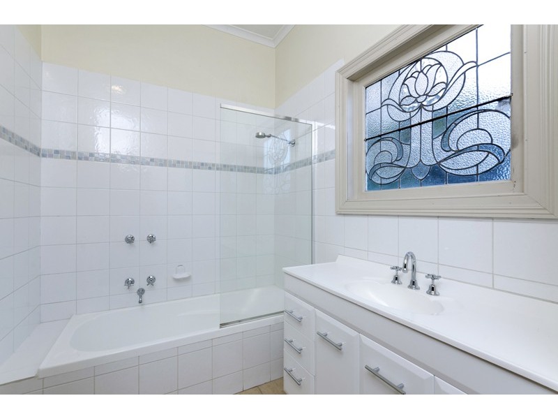 28 St Albans Rd, East Geelong VIC 3219