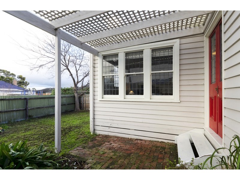28 St Albans Rd, East Geelong VIC 3219