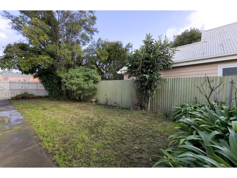 28 St Albans Rd, East Geelong VIC 3219