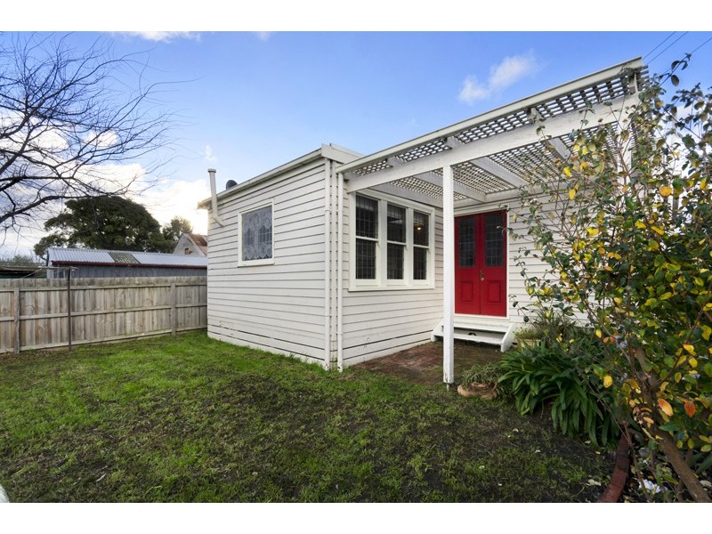 28 St Albans Rd, East Geelong VIC 3219