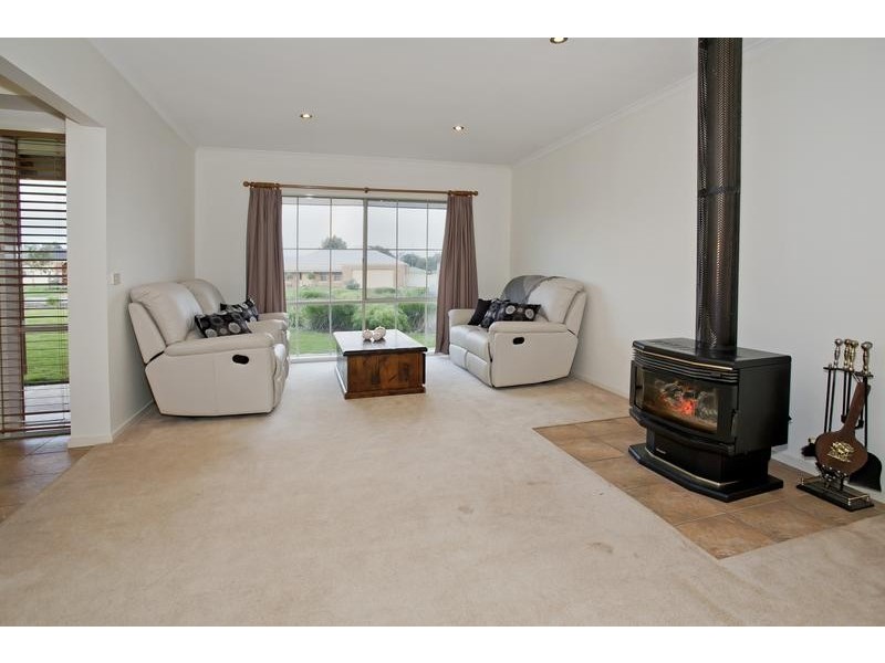 34 Greenfields Dve, Moriac VIC 3240