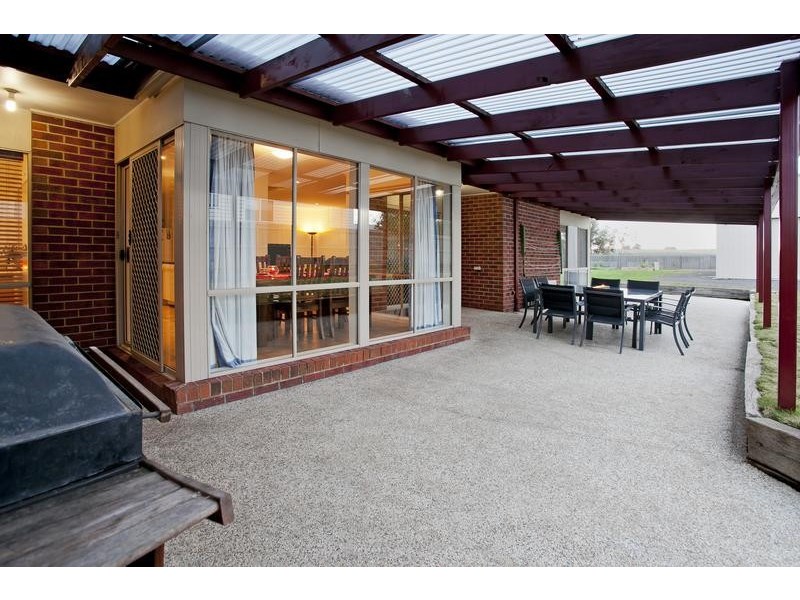 34 Greenfields Dve, Moriac VIC 3240