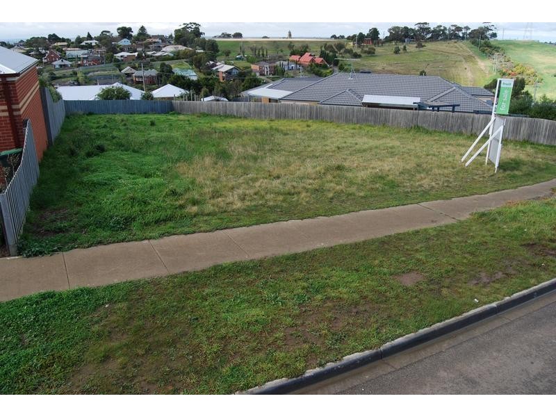 8 Greenfinch Way, Wandana Heights VIC 3216