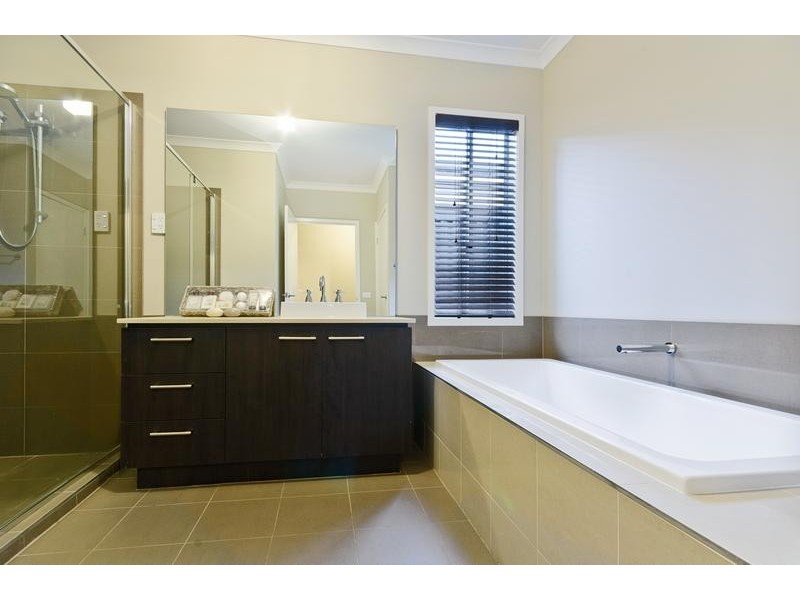 8 Mathieson Place, Lara VIC 3212