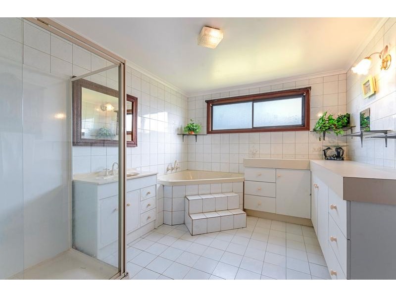 3 Takoma Crt, Norlane VIC 3214