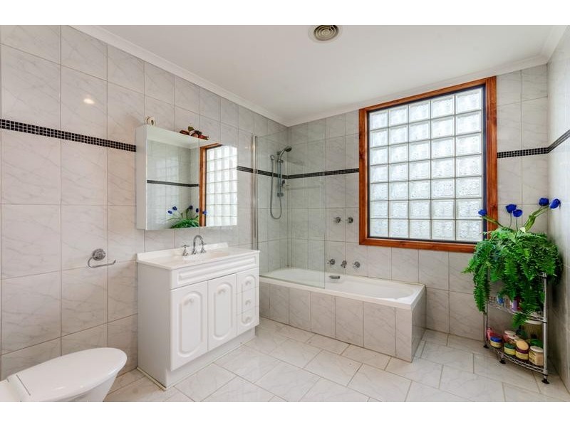 3 Takoma Crt, Norlane VIC 3214