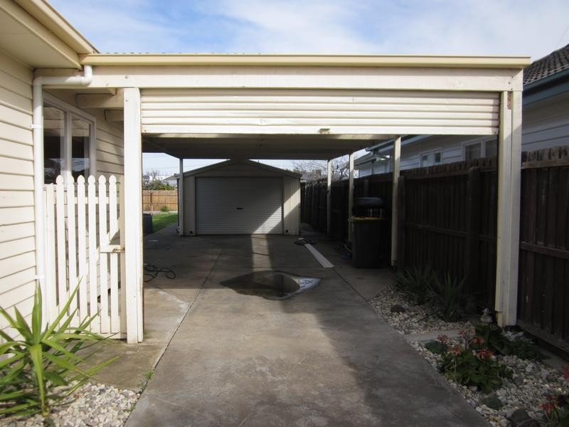 26 Glover Street, Newcomb VIC 3219