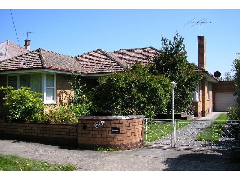 38 Laurelbank Pde, Newtown VIC 3220