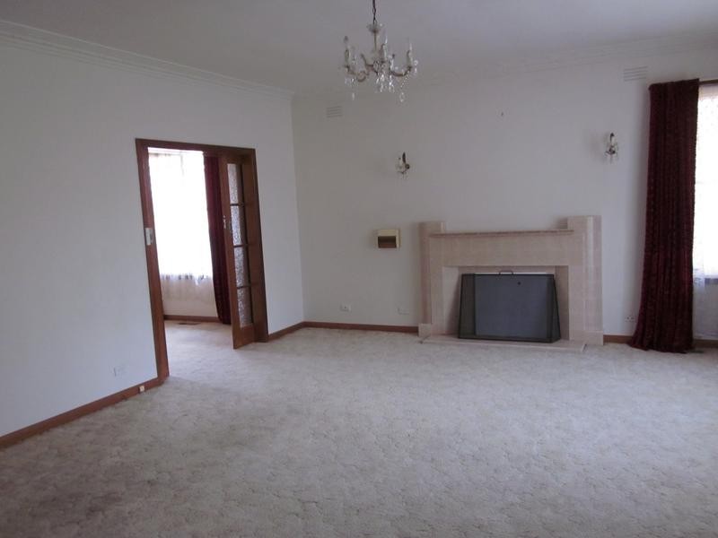 38 Laurelbank Pde, Newtown VIC 3220