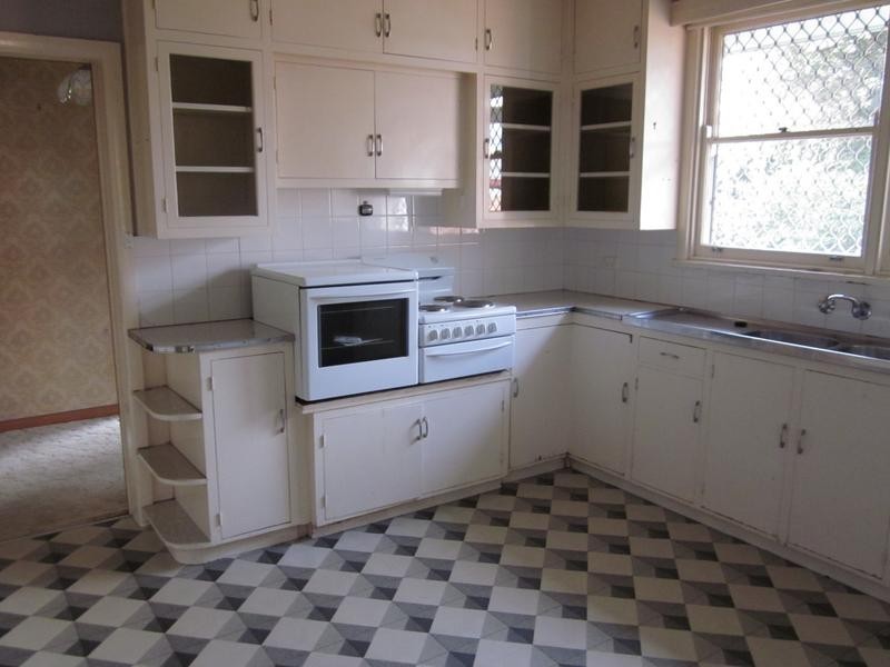 38 Laurelbank Pde, Newtown VIC 3220