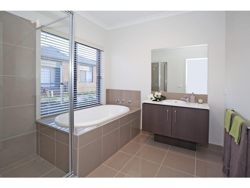 6 Sandridge Street, Leopold VIC 3224