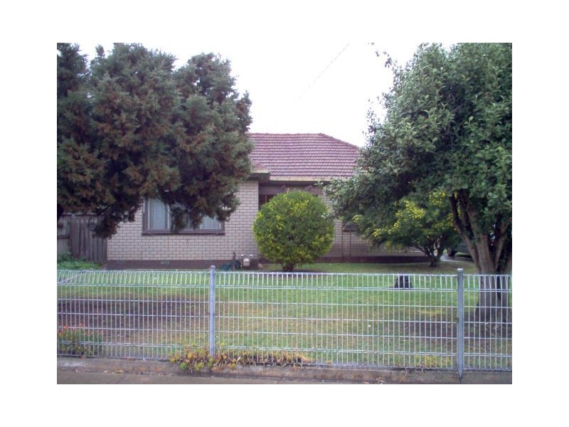 90 Bellarine Hwy, Newcomb VIC 3219