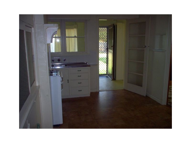 90 Bellarine Hwy, Newcomb VIC 3219