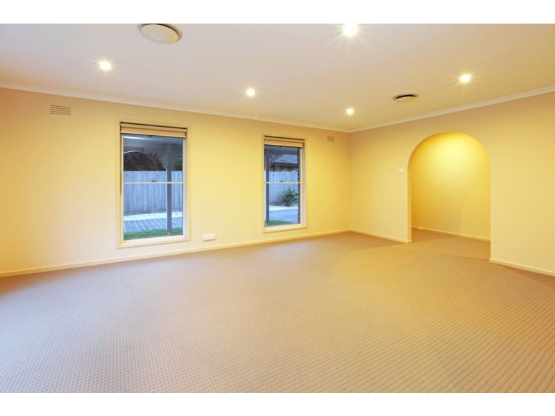 9 Garie Crt, Grovedale VIC 3216