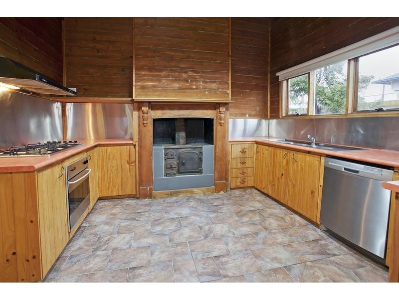 112 Clarence St, Geelong West VIC 3218