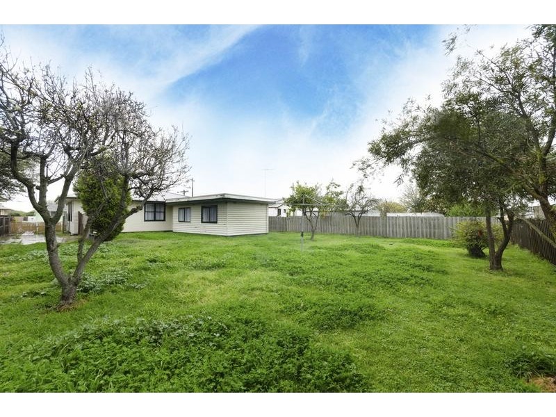 39 Wisteria Grove, Norlane VIC 3214