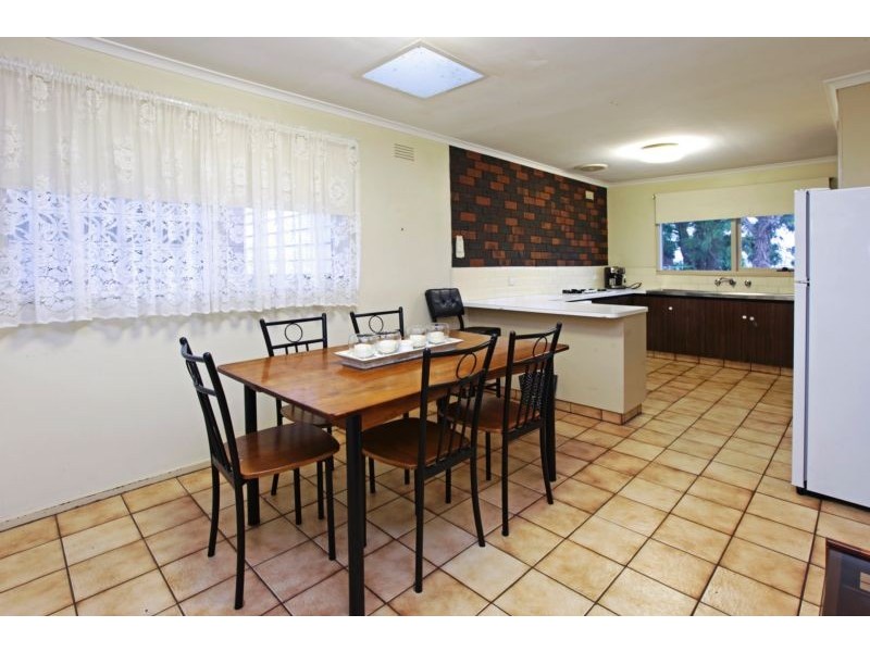 124 Heyers Rd, Grovedale VIC 3216
