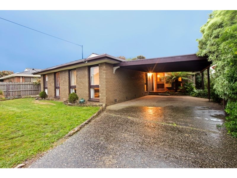 124 Heyers Rd, Grovedale VIC 3216