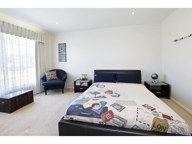 66 Burlington Crescent, Leopold VIC 3224