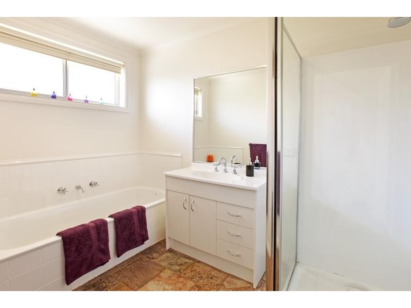 66 Burlington Crescent, Leopold VIC 3224