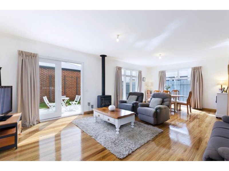 1/17 Lancaster Ave, Newcomb VIC 3219