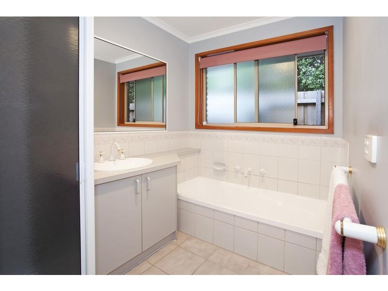 20 Greenville Dve, Grovedale VIC 3216