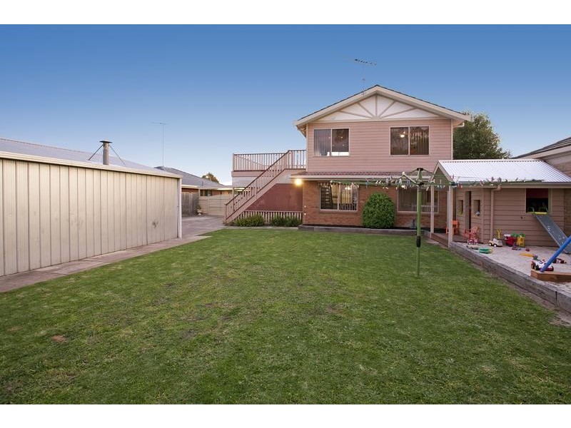 20 Greenville Dve, Grovedale VIC 3216