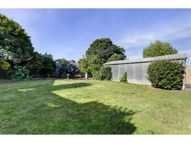 16 James St, Belmont VIC 3216