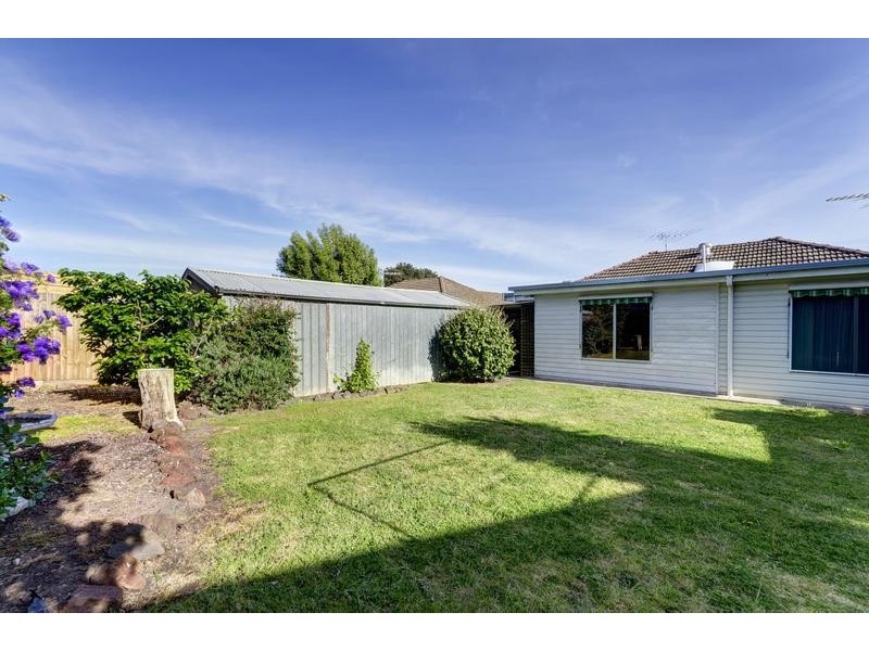 16 James St, Belmont VIC 3216