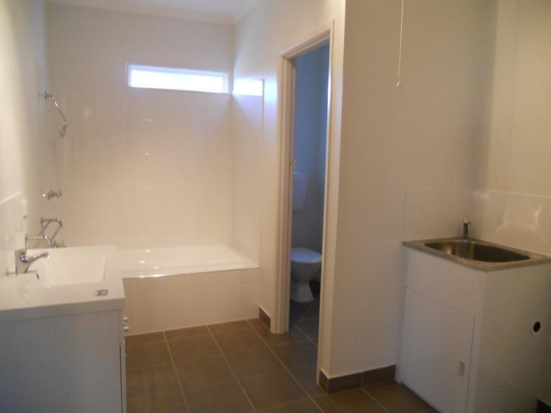 1/6 Skene, Newtown VIC 3220