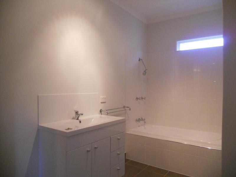 1/6 Skene, Newtown VIC 3220