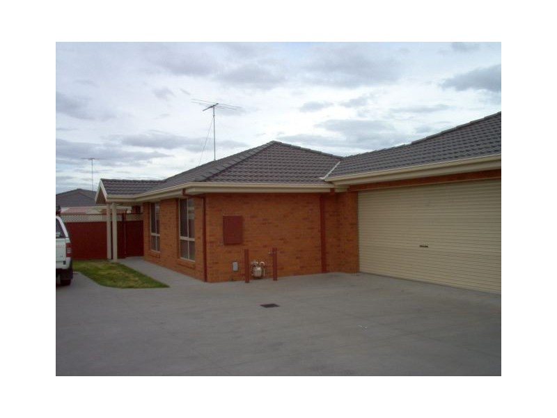 2/8 Bluegum Place, Grovedale VIC 3216