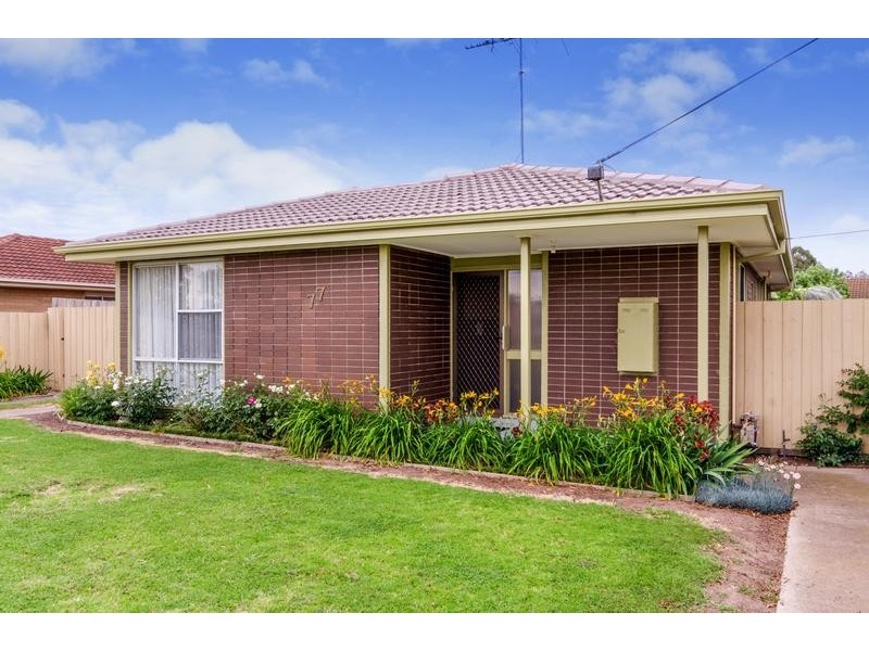 77 Fairbairn Dve, Corio VIC 3214