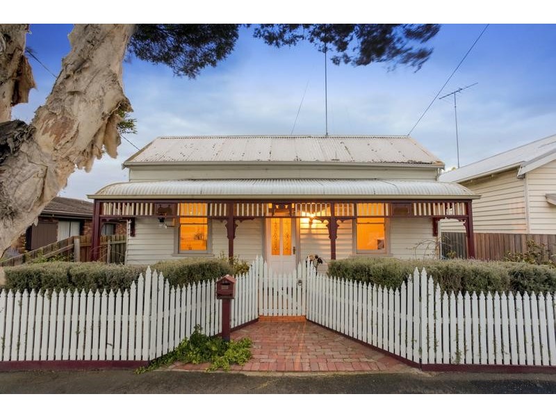 14 Breakwater Rd, East Geelong VIC 3219