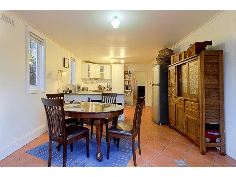 14 Breakwater Rd, East Geelong VIC 3219