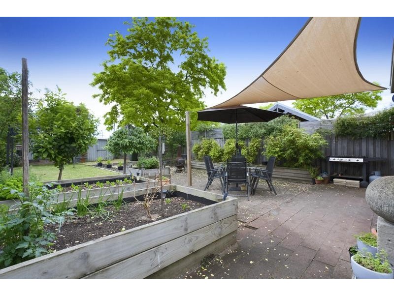 14 Breakwater Rd, East Geelong VIC 3219