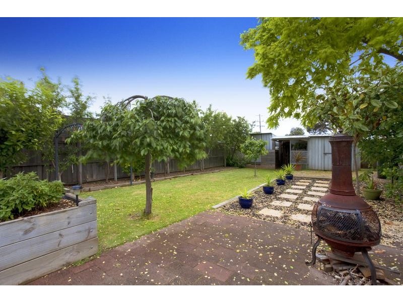14 Breakwater Rd, East Geelong VIC 3219