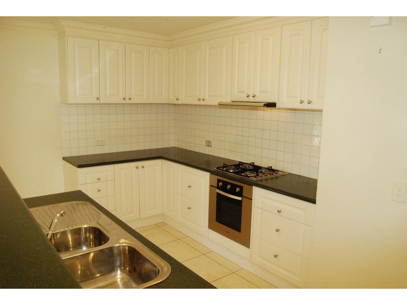 4 Fern St, Newcomb VIC 3219