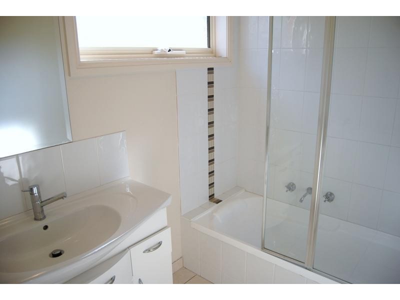 4 Fern St, Newcomb VIC 3219